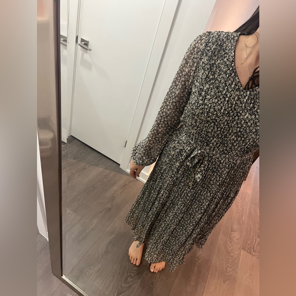 Beautiful print flowy midi dress